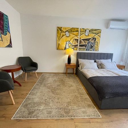 Le Petit Leisure Apartment Будапеща Екстериор снимка
