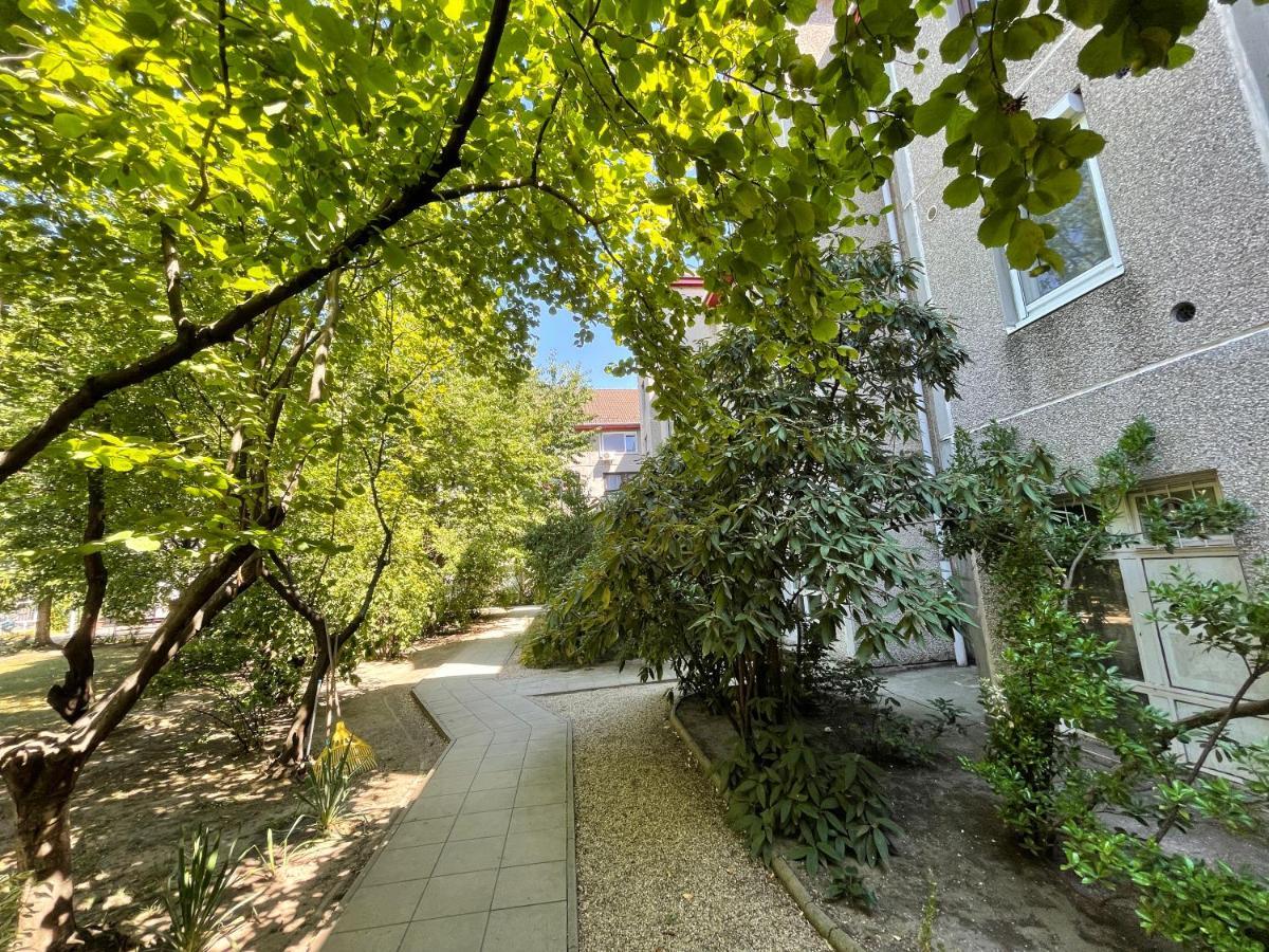 Le Petit Leisure Apartment Будапеща Екстериор снимка