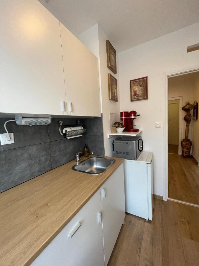 Le Petit Leisure Apartment Будапеща Екстериор снимка